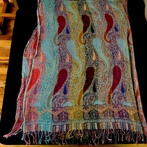 Beautiful colorful Scarf purchased from Dubai in excellent cond great quality